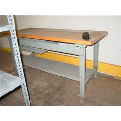 METAL SHELVES & WORK BENCH (5X)