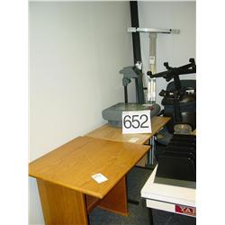 STANDS (2), PROJECTOR SCREEN & EASELS, (8X)