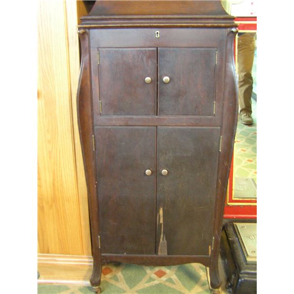 Antique RCA victor phonograph