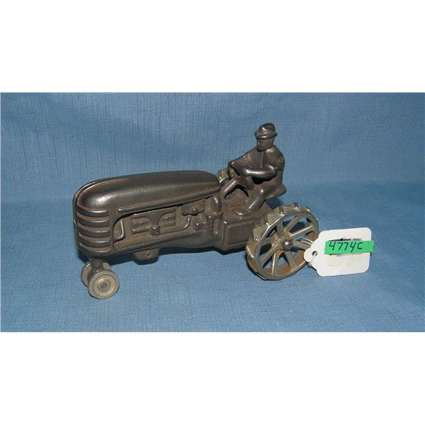 Cast iron farm tracktor toy