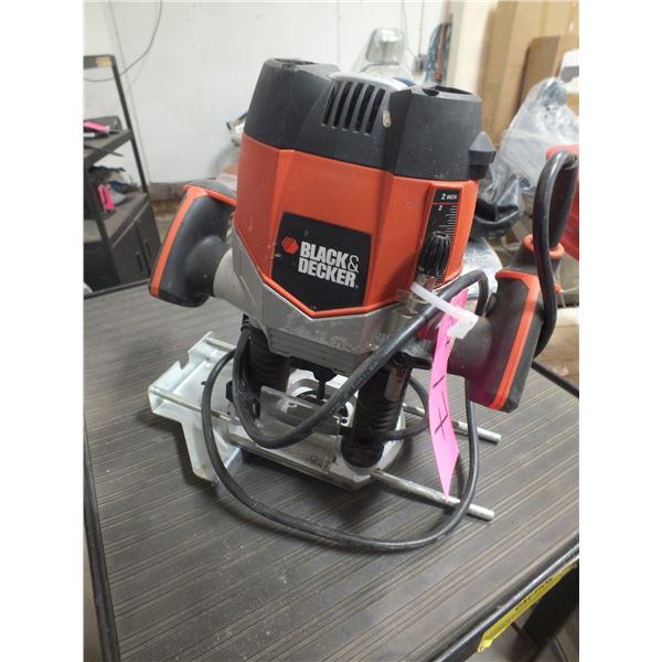 Black & Decker Plunge Router