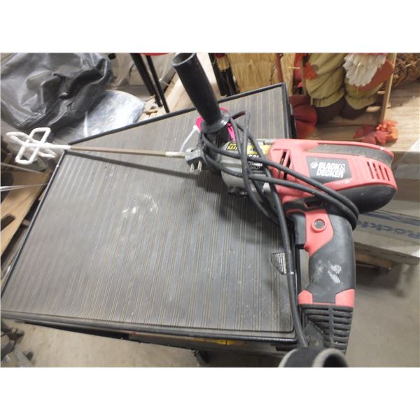 Black & Decker Drill w/ mixer Bit