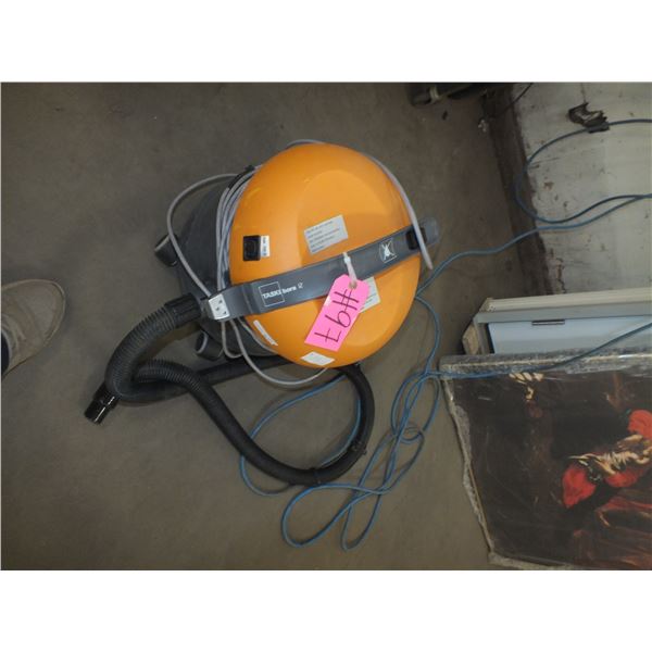 Commercial Vacuum / no wand