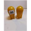 Image 2 : 125.  VINTAGE ATOMIC BOMB SALT AND PEPPER SET, PLASTIC