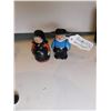 Image 2 : 132.  VINTAGE AMISH HEAVY METAL SALT AND PEPPER SHAKERS