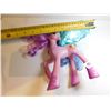 Image 5 : 185.  MY LITTLE PONY LARGE TALKING, WINGS MOVE WORKS