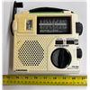 Image 1 : Grundig FR-200 Emergency Short Wove AM/FM hand crank survival radio (Working)