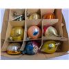 Image 3 : Lot of Vintage Christmas Ornaments