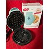 Image 1 : New mini snowman waffle maker