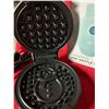 Image 2 : New mini snowman waffle maker