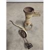 Image 2 : Vintage smart cistern pump- broken lid mount