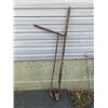 Image 3 : Vintage Post Hole Digger 10 D'G"