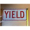 Image 2 : Yield Sign 17"x8"