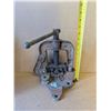 Image 2 : Large Vintage Elyria, Ohio =, USA Pipe Vise RIDGID