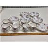 Image 2 : Royal Albert "Petit Point" - 13 pieces