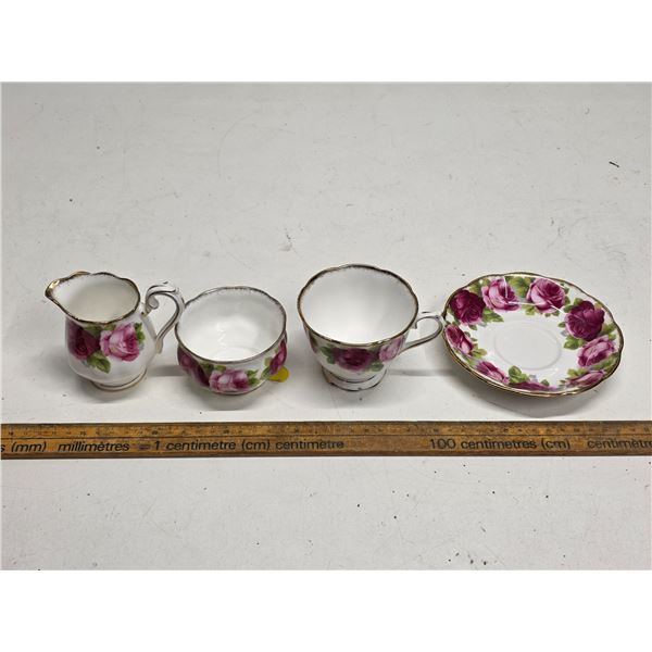 Royal Albert "Old English Rose" - 4 pieces