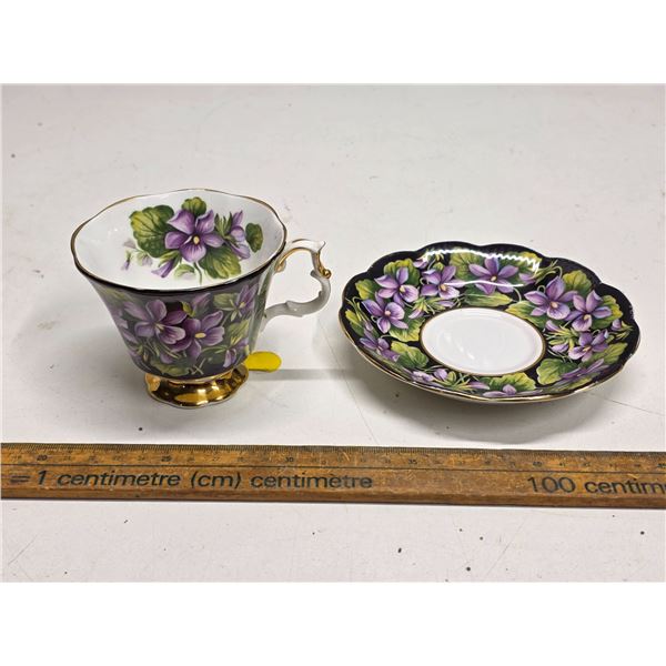 Royal Albert "Purple Violet" Provincal Flower Series