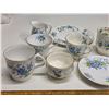 Image 2 : Royal Albert "July - Forget Me Not" - 7 pieces + 2 Windsor "Forget Me Not" Pattern