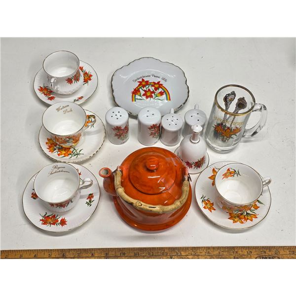 19 Pieces Prairie Lily China + Orange Teapot