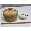 Image 1 : Tea Cozy and Teapot