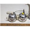 Image 2 : Vintage Insulated Teapot and Sugars