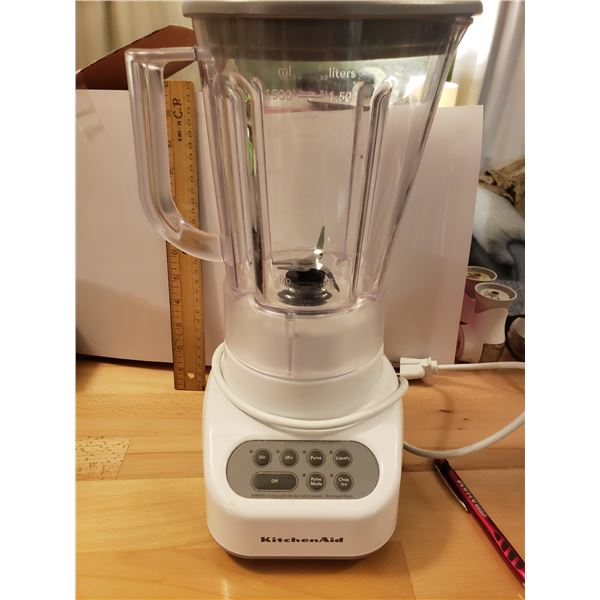 Kitchen aid blender-good quality- like new