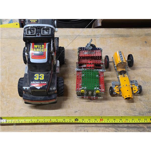 RC car and meccano build cars