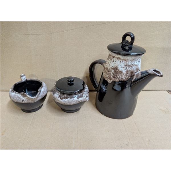 Vintage Royal Canadian Art Pottery Set