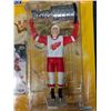 Image 4 : (2) Vintage Starting line up 1998 Edition Factory Sealed Hockey Figures (Chris Osgood, Steve Yzerman