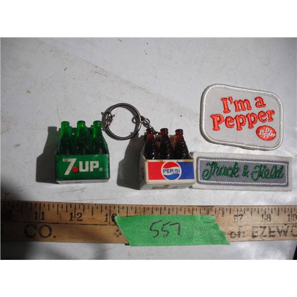 Vintage pepsi and 7up keychains