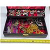 Image 2 : Jewelry box with costume jewelry