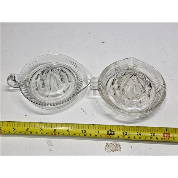 2 glass juicers