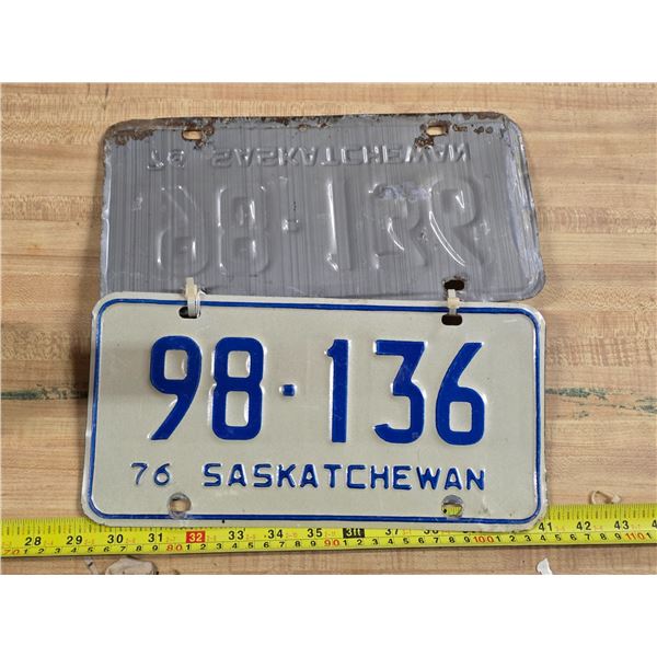Pair of 1976 Saskatchewan license plates