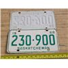 Image 2 : Pair of 1968 Saskatchewan license plates