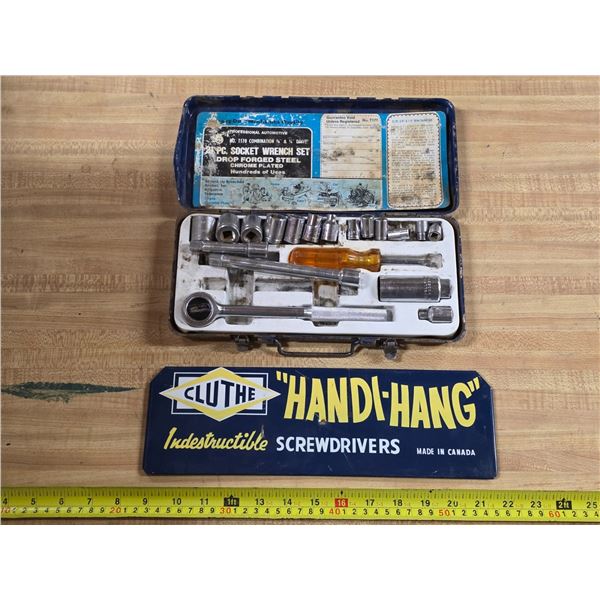 Handi hang sign and socket set
