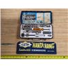 Image 1 : Handi hang sign and socket set