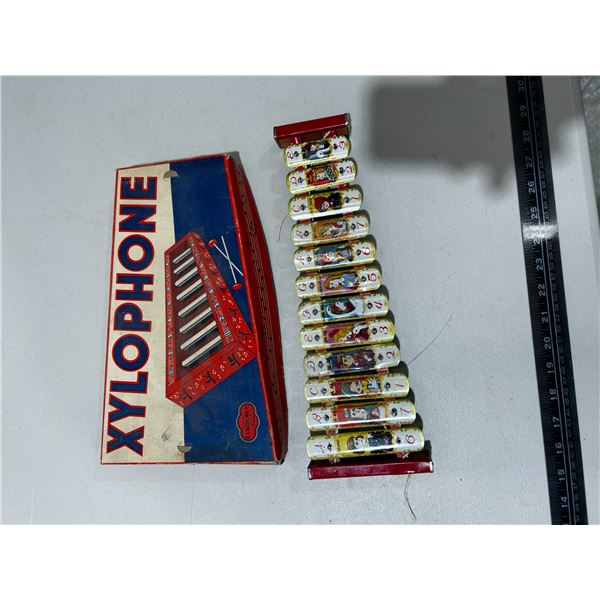 Vintage xylophone toys (2)