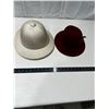 Image 1 : Vintage hats (2)