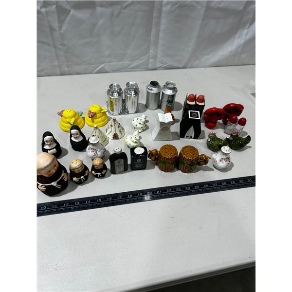 Assorted salt & pepper shakes & ornament