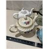 Image 4 : 7 Vintage tea & coffee pots