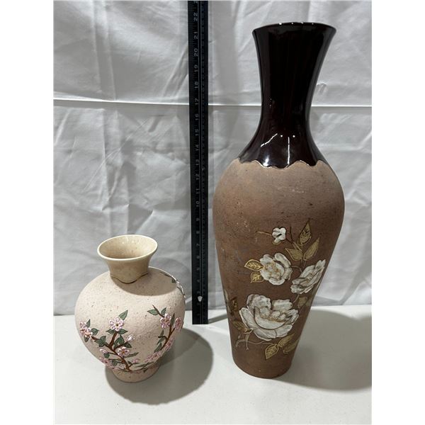 2 vases
