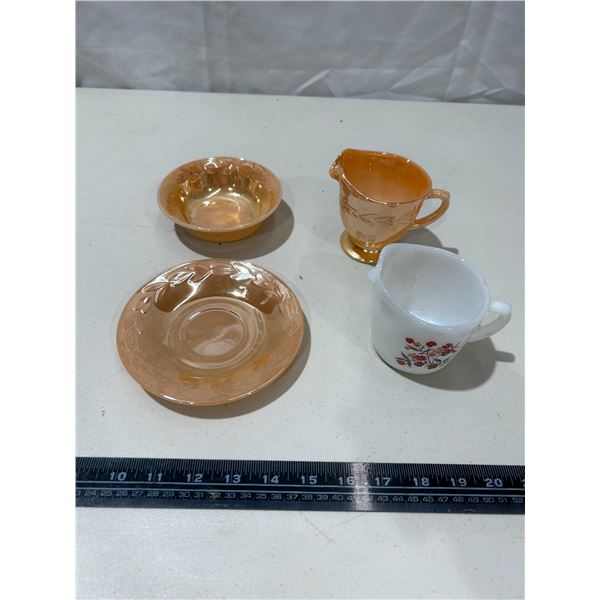 4 Vintage Fire King dishware - assorted
