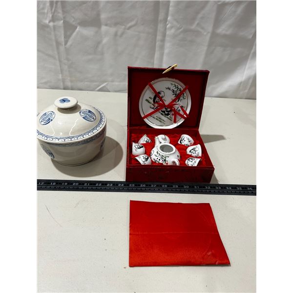 Vintage Chinese miniature tea set & rice bowl
