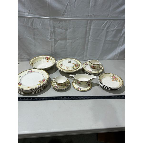 Vintage Pareek dish set (1 plate has chip)
