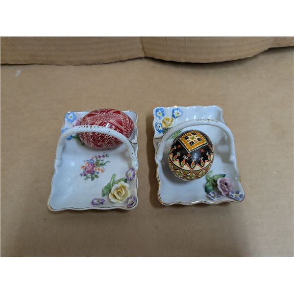 2 Ukrainian Easter eggs in small decorative baskets. Made in Germany. FRAGILE