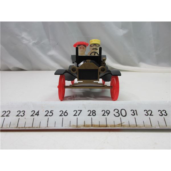 Vintage Model T Salt and Pepper Shaker Set Man and Woman 1950'S