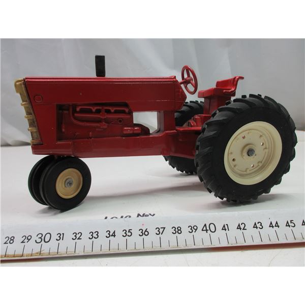 CockShutt Model 1850 ERTL Tractor