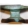 Image 3 : 1097.  VINTAGE JEWELER’S ANVIL AND HAMMER HH ON SIDE