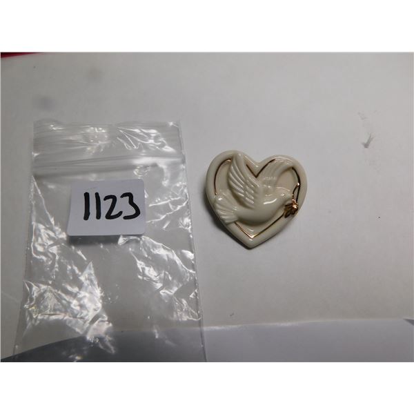 1123.  MCM LENOX PORCELAIN BROOCH