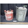 Image 2 : 2 Old metal Gas Cans
